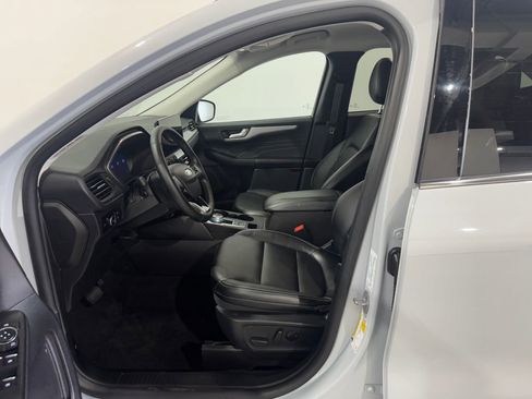 Used 2025 Ford Escape Platinum AWD/4WD image 14