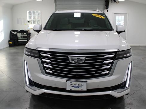 Used 2021 Cadillac Escalade Premium Luxury Platinum w/ Heavy-Duty Trailer Package image 3