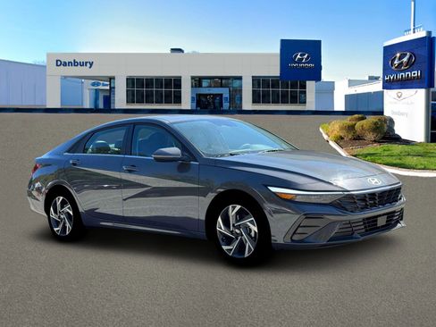 New 2026 Hyundai Elantra Limited image 10