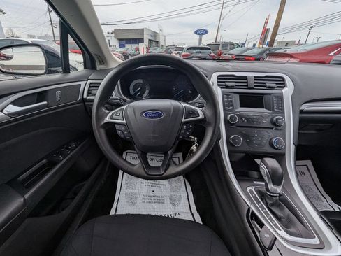 Used 2016 Ford Fusion SE image 22