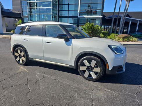 Certified 2025 MINI Cooper Countryman S image 2