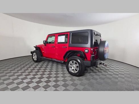 Used 2013 Jeep Wrangler Unlimited Sahara w/ Connectivity Group AWD/4WD image 45