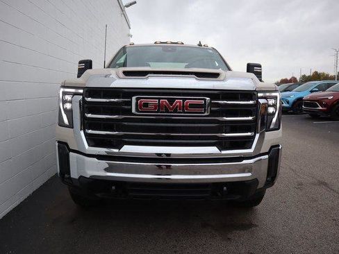 New 2026 GMC Sierra 2500 SLE w/ SLE Value Package; image 2