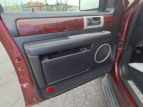 Used 2003 Lincoln Navigator Luxury image 17