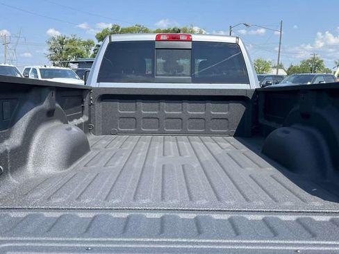 Used 2024 RAM 2500 Tradesman w/ Chrome Appearance Group image 18