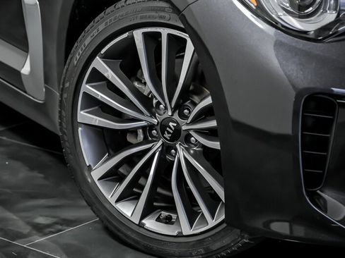 Used 2019 Kia Stinger image 3