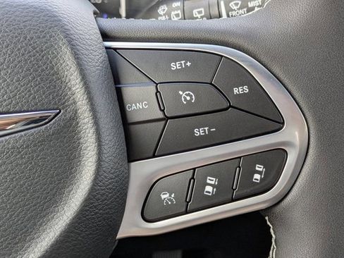 New 2026 Chrysler Pacifica Select FWD image 27