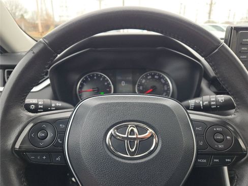Used 2021 Toyota RAV4 XLE Premium FWD image 36
