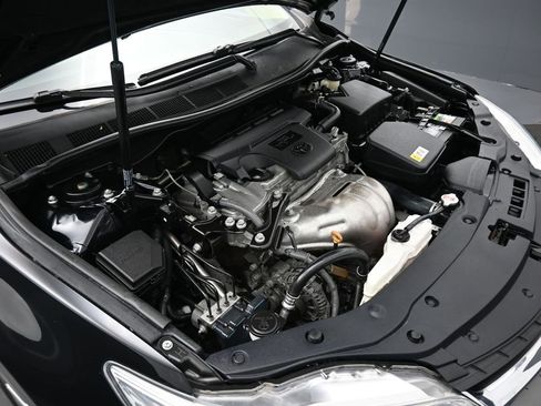 Used 2017 Toyota Camry XLE image 48