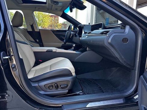 Used 2021 Lexus ES 300h w/ Premium Package image 17