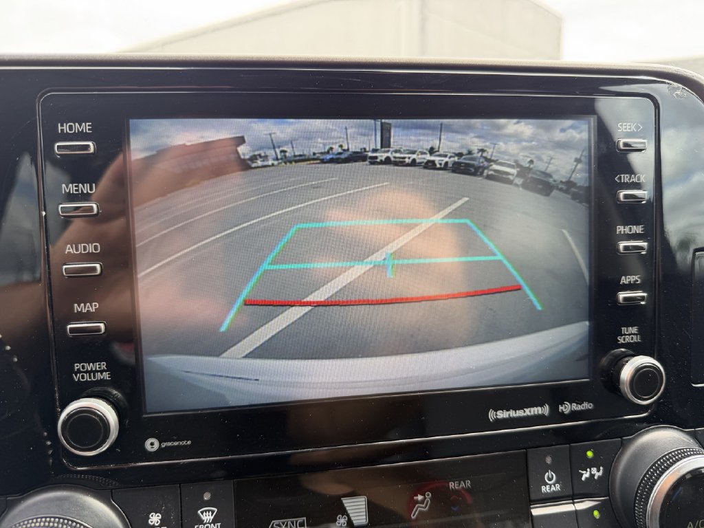 Used 2020 Toyota Highlander XLE FWD image 20