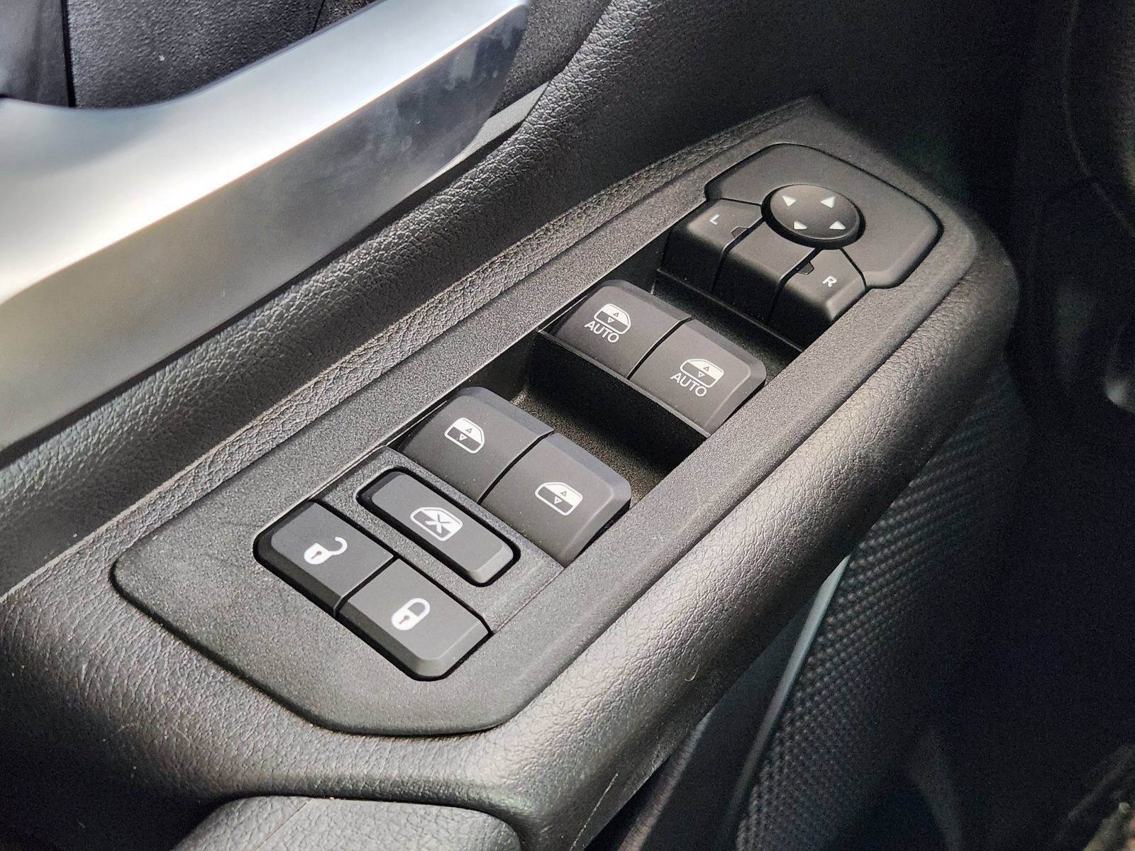 Used 2026 RAM 1500 Express RWD image 32