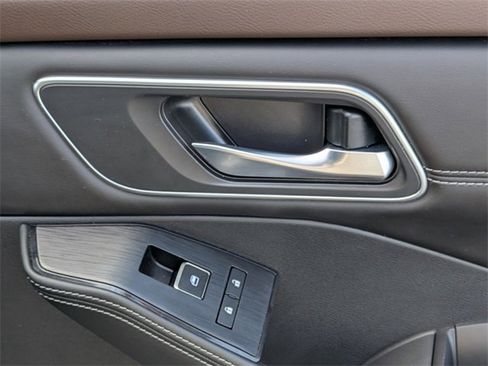 Used 2021 Nissan Rogue SL image 36