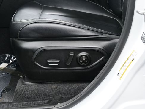 Used 2022 Jeep Grand Cherokee L Limited image 11