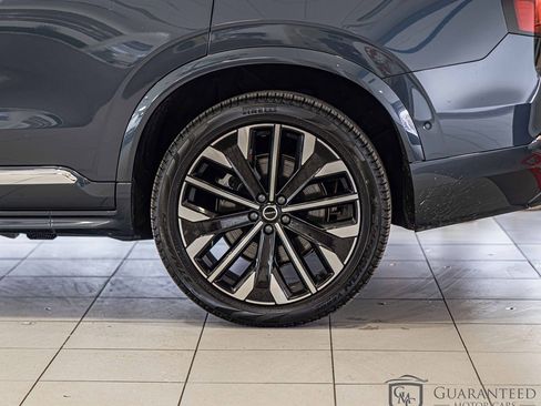 Used 2025 Volvo XC90 B6 Plus image 8