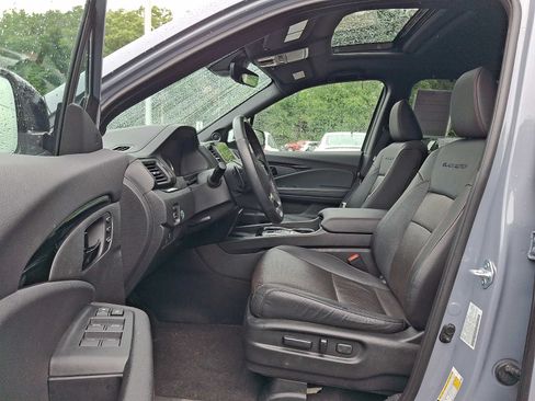 Certified 2025 Honda Passport Black Edition image 13