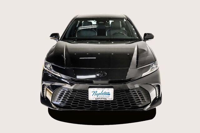 Used 2025 Toyota Camry SE w/ Convenience Package FWD image 3