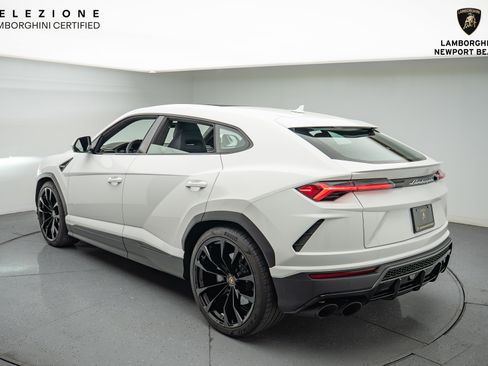 Used 2022 Lamborghini Urus image 13