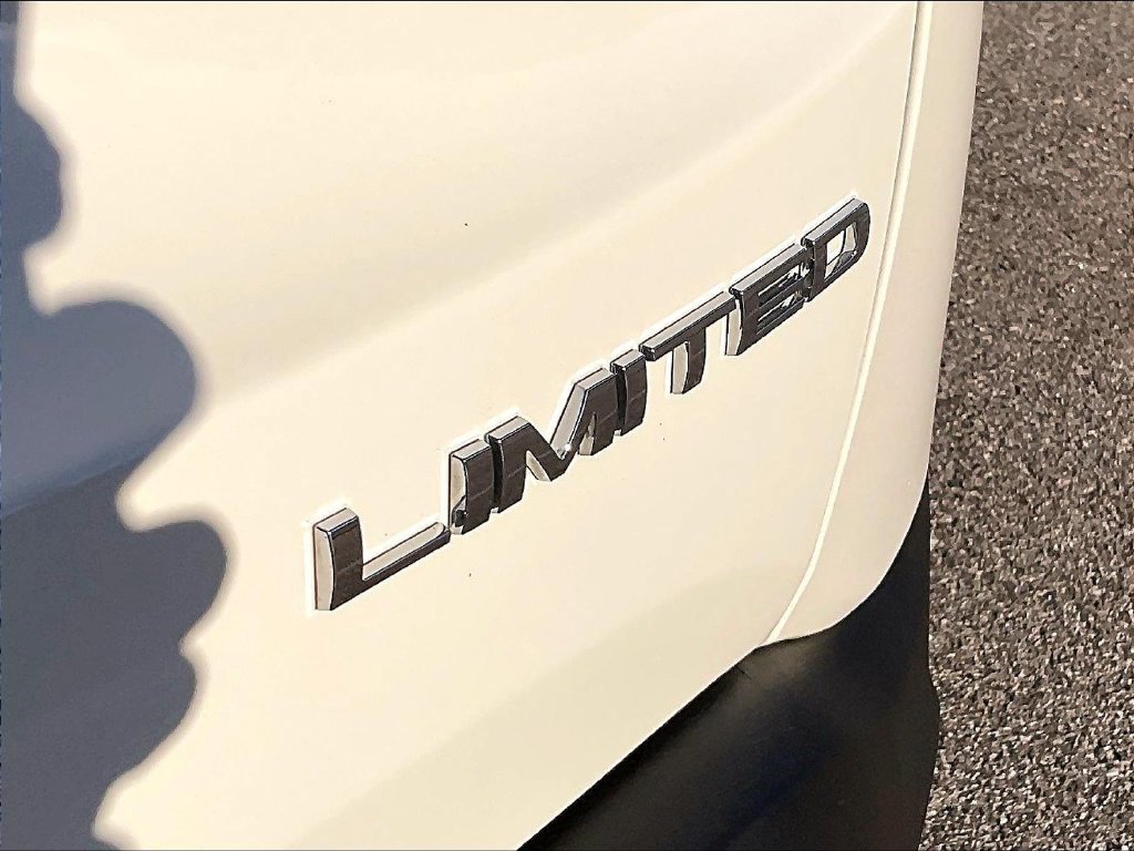 Used 2017 Jeep Renegade Limited AWD/4WD image 29