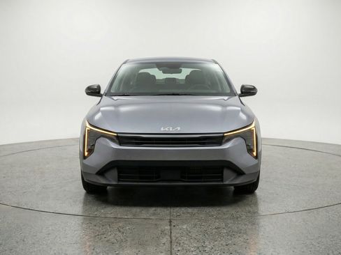 Used 2025 Kia K4 LXS image 2