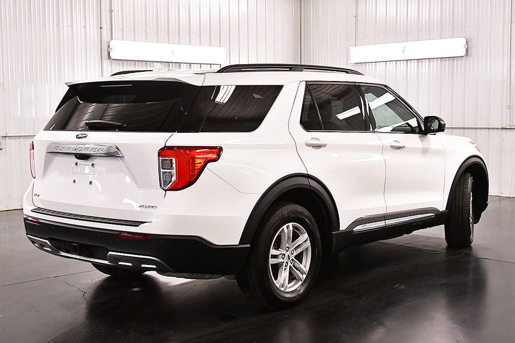 Used 2024 Ford Explorer XLT w/ Equipment Group 202A AWD/4WD image 8