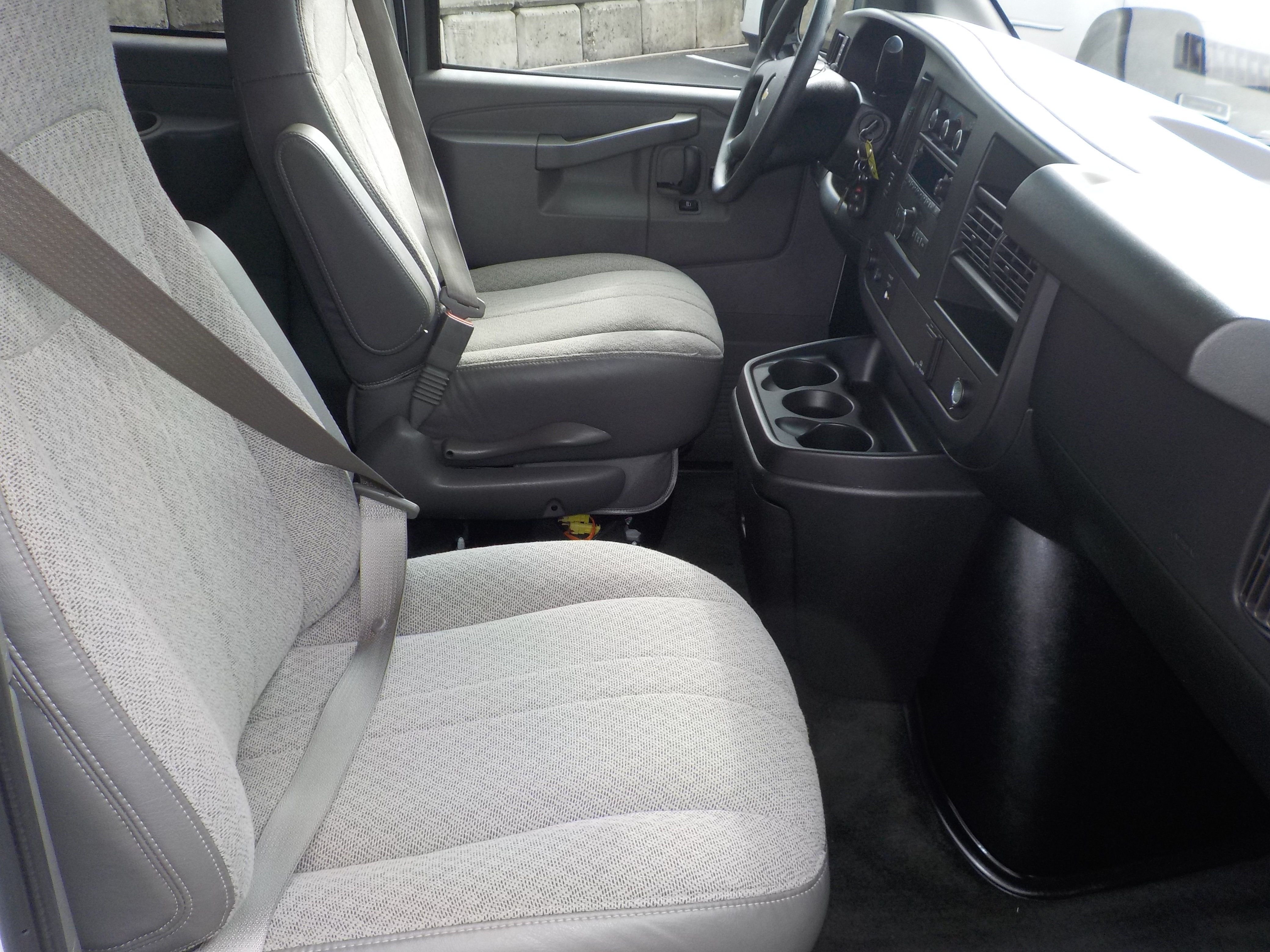 Used 2017 Chevrolet Express 3500 LT w/ LT Preferred Equipment Group RWD image 28