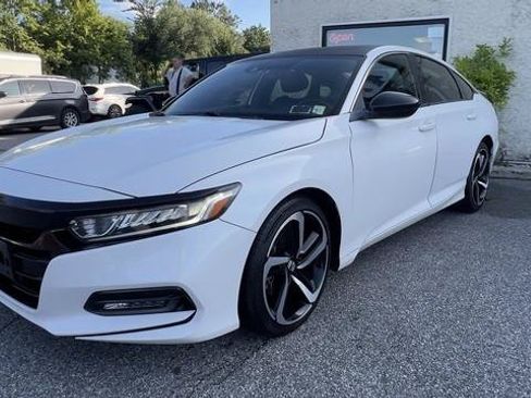 Used 2018 Honda Accord Sport image 3