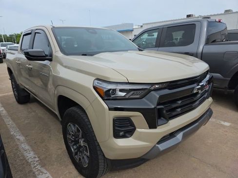 Used 2023 Chevrolet Colorado Z71 AWD/4WD image 7