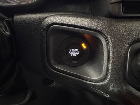 Used 2025 Jeep Gladiator Sport AWD/4WD image 22