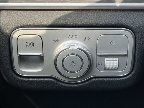 Used 2025 Mercedes-Benz GLE 350 4MATIC image 25