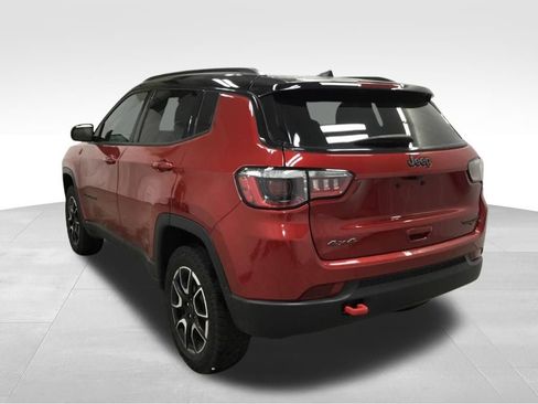 Used 2025 Jeep Compass Trailhawk AWD/4WD image 13