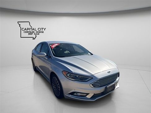 Used 2018 Ford Fusion Titanium image 4