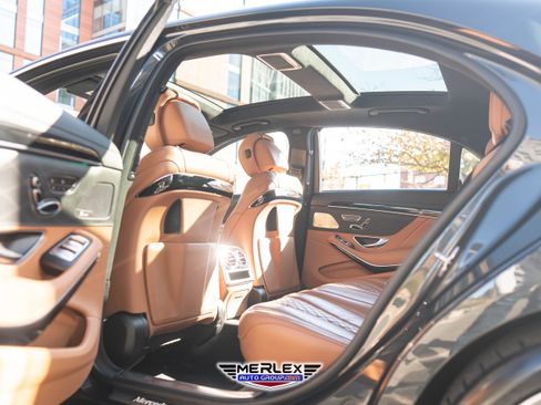 Used 2019 Mercedes-Benz S 560 4MATIC Sedan w/ Premium Package image 22