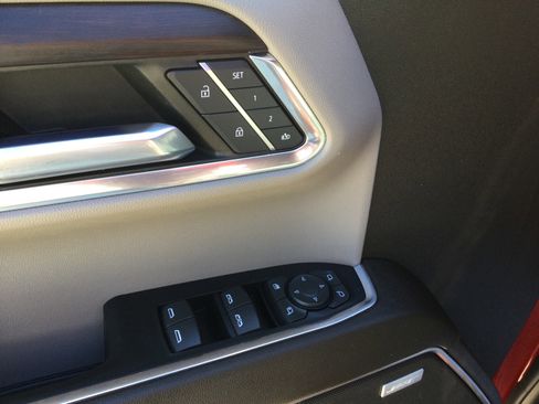 Used 2023 GMC Sierra 1500 SLT w/ SLT Premium Package image 9