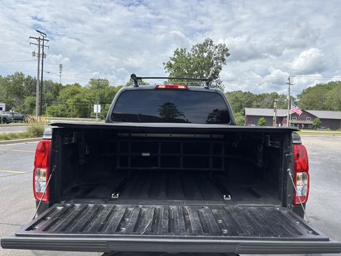 Used 2011 Nissan Frontier SL AWD/4WD image 30