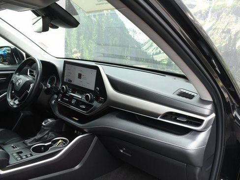 Certified 2024 Toyota Highlander XLE AWD/4WD image 25
