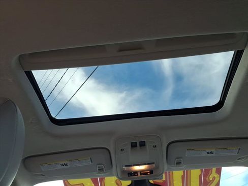 Used 2018 Chevrolet Cruze Premier image 9