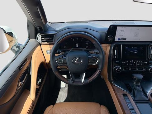 New 2026 Lexus LX 600 4WD w/ Luxury Package image 18