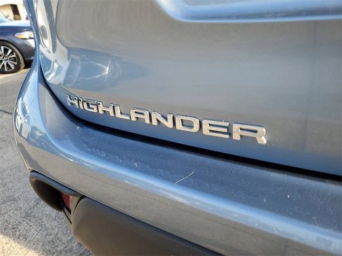 Used 2023 Toyota Highlander LE image 8