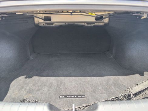 Used 2023 Hyundai Elantra SEL w/ Convenience Package image 5