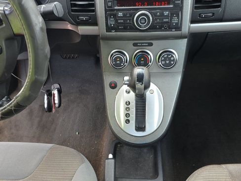 Used 2010 Nissan Sentra 2.0 SR w/ Convenience Pkg image 9