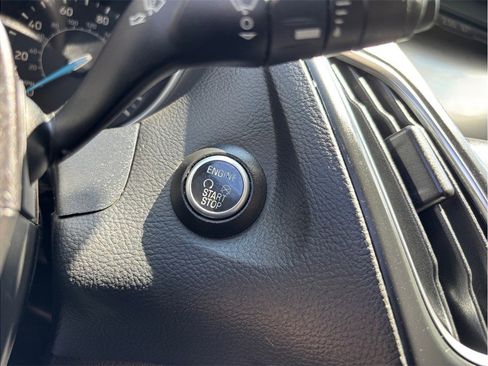 Used 2015 Ford Focus Titanium FWD image 23