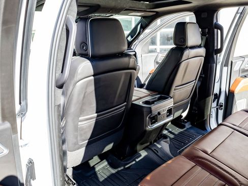 Used 2024 GMC Sierra 2500 Denali Ultimate image 34