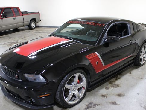 Used 2012 Ford Mustang GT Premium w/ Electronics Pkg RWD image 33