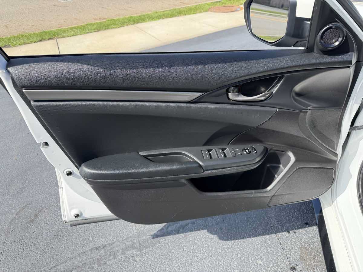 Used 2021 Honda Civic Sport image 11