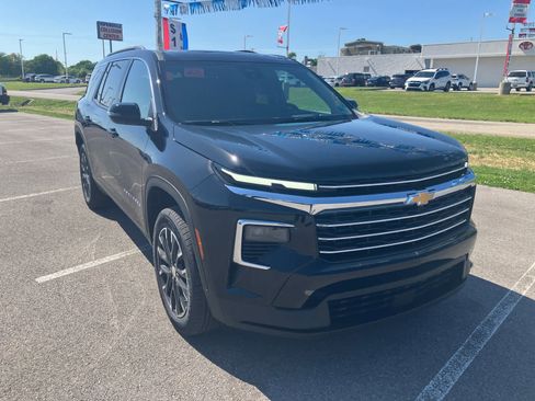 New 2026 Chevrolet Traverse LT w/ Sun and Wheel Package image 3