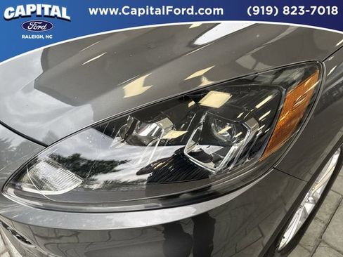 Certified 2022 Ford Escape SE w/ Convenience Package FWD image 11
