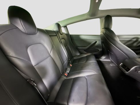 Used 2021 Tesla Model 3 Standard Range image 26