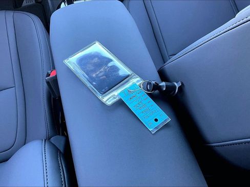 New 2026 Volvo EX30 Cross Country Ultra w/ Protection Package Premier image 33