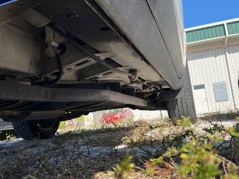 Used 2011 Chevrolet Traverse LTZ image 3